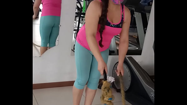 Esta Bonita O No?  Grabe a Mi Vecina En El Gimnasio!! Fui Tras Ella Y Le Pedi El Baño Prestado Y En Su Apartamento Folle Su Boca Por Zorra ! FULLONXRED